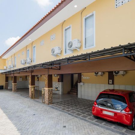 Reddoorz Syariah Near Rsud Dr Iskak Tulungagung Ξενοδοχείο Kedungwaru Εξωτερικό φωτογραφία