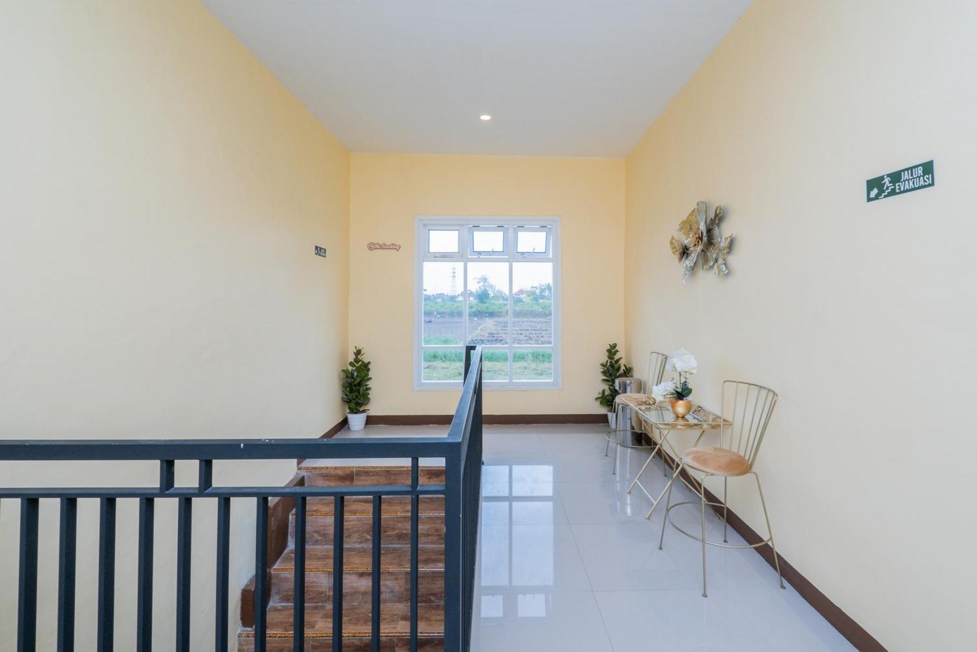 Reddoorz Syariah Near Rsud Dr Iskak Tulungagung Ξενοδοχείο Kedungwaru Εξωτερικό φωτογραφία