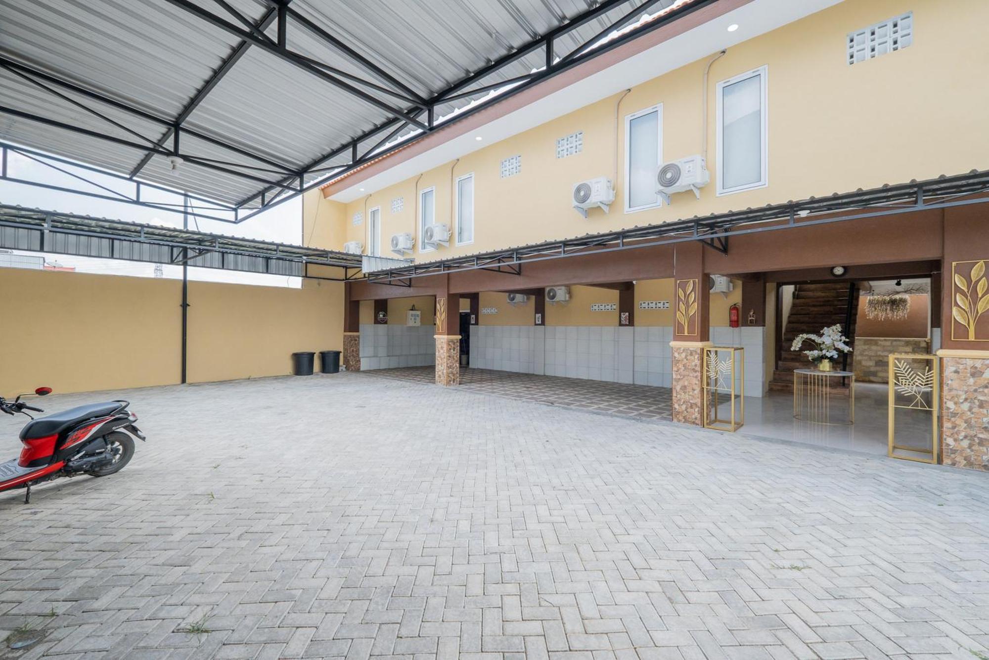 Reddoorz Syariah Near Rsud Dr Iskak Tulungagung Ξενοδοχείο Kedungwaru Εξωτερικό φωτογραφία