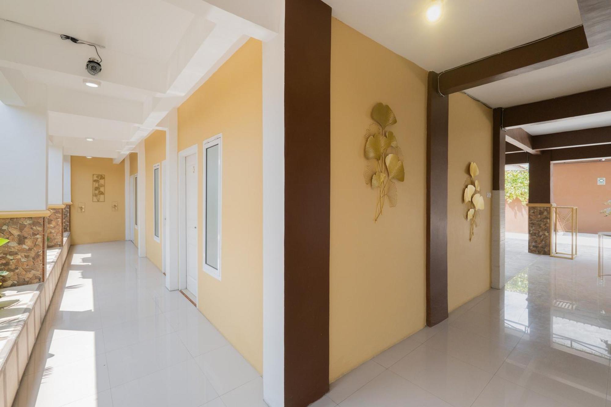 Reddoorz Syariah Near Rsud Dr Iskak Tulungagung Ξενοδοχείο Kedungwaru Εξωτερικό φωτογραφία