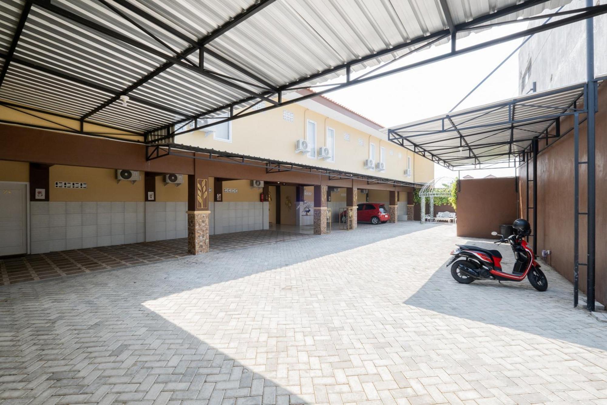 Reddoorz Syariah Near Rsud Dr Iskak Tulungagung Ξενοδοχείο Kedungwaru Εξωτερικό φωτογραφία