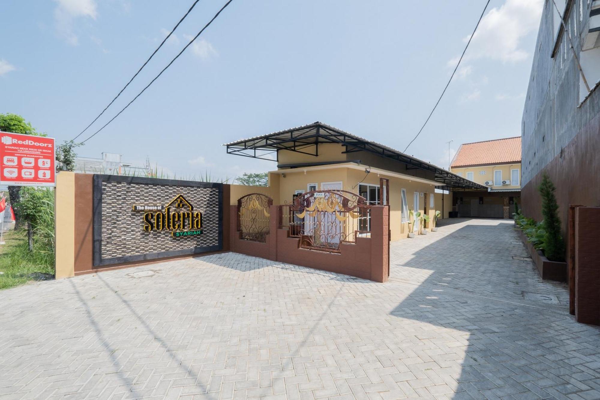 Reddoorz Syariah Near Rsud Dr Iskak Tulungagung Ξενοδοχείο Kedungwaru Εξωτερικό φωτογραφία