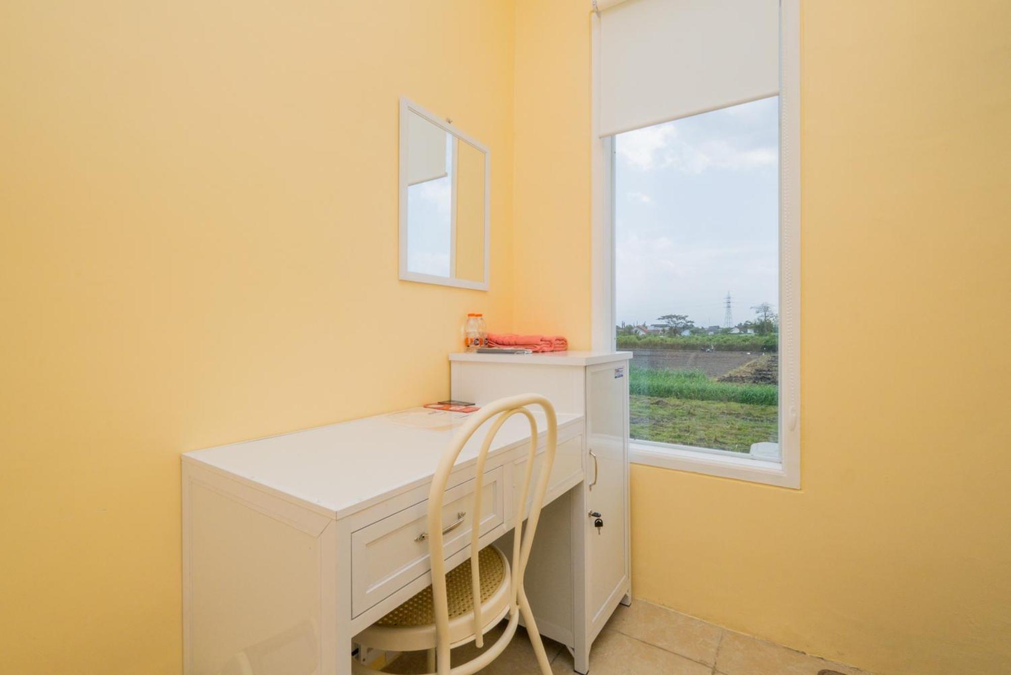 Reddoorz Syariah Near Rsud Dr Iskak Tulungagung Ξενοδοχείο Kedungwaru Εξωτερικό φωτογραφία