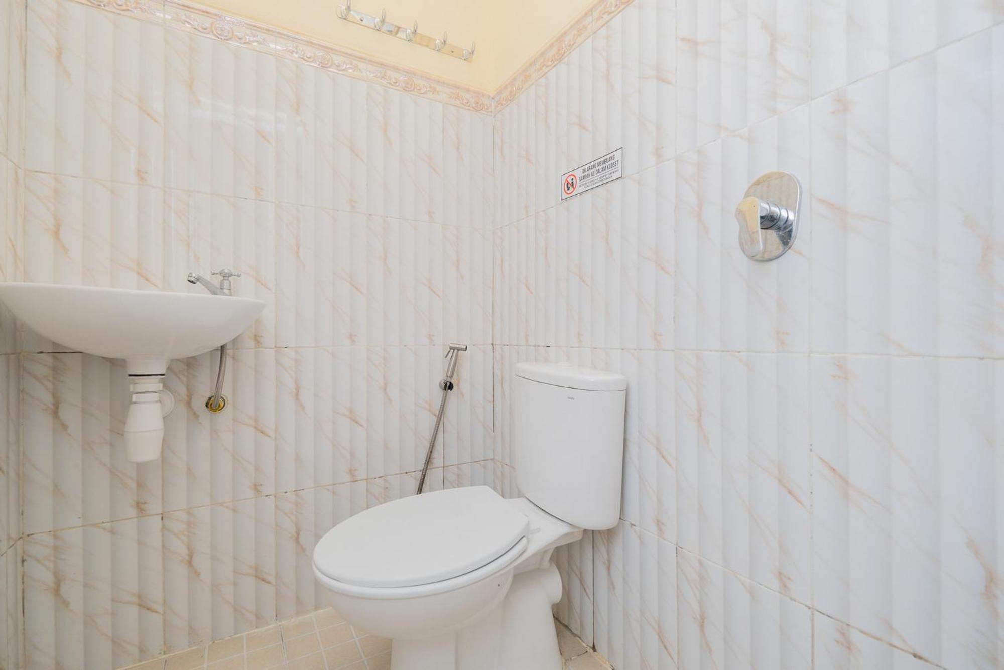 Reddoorz Syariah Near Rsud Dr Iskak Tulungagung Ξενοδοχείο Kedungwaru Εξωτερικό φωτογραφία